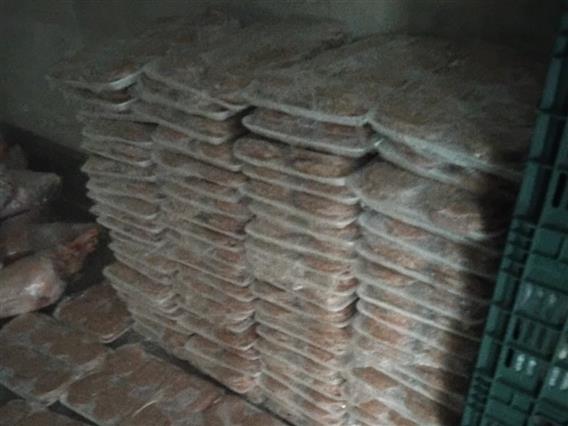 Уништени  470 килограми ќебапи, плескавици и внатрешни органи пронајдени во нерегистрирана комора во Општина Василево