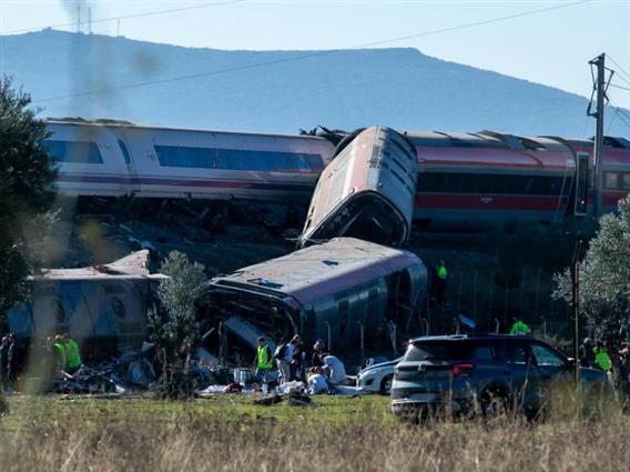 Се појавија снимки од местото на трагедијата: 46 загинати во судир на возови во Шпанија