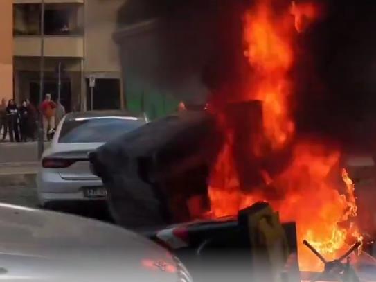 Видео: Судири на улиците во Рим: Полицијата интервенираше со водени топови