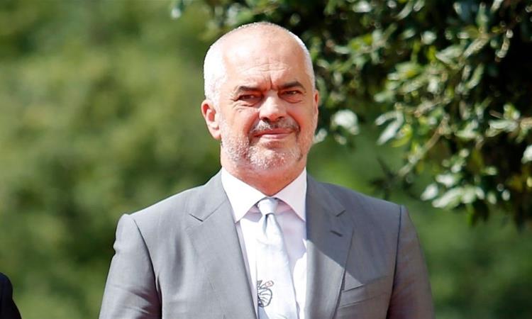 Рама: Албанците од Македонија на протестите во Тирана се жртви на политички каравани