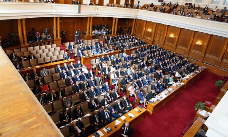 Бугарскиот парламент гласаше претседателските избори да се одржат на 25 октомври