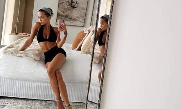 Фото: Рита Ора во брус на улица во Лондон!!!