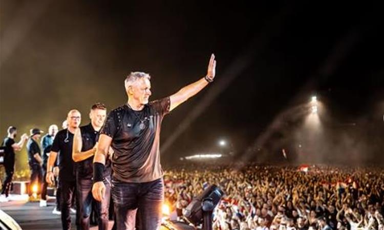ЕК за концертот на Томпсон: Го осудуваме секој израз на фашизам, членките на ЕУ да го казнат говорот на омраза