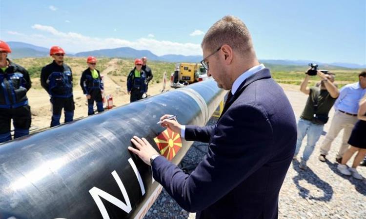Мицкоски: Се градат два гасоводни интерконектори со што драматично ќе се зголеми гео-стратешкото значење на Македонија