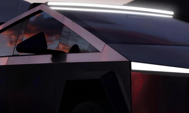 Главоболката на Тесла продолжува: На сопствениците на Сајбертрак сега им паѓа дел од покривот