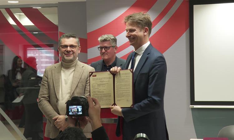 „Оне Македонија“доби лиценца за трет мобилен оператор, очекува сериозен удел на пазарот