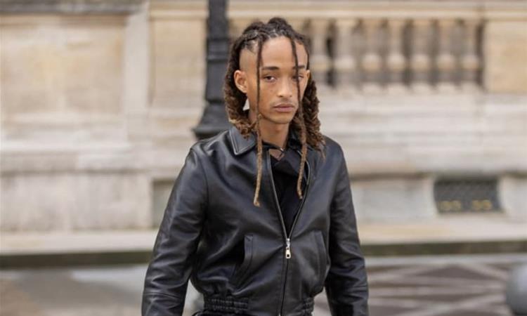 Синот на Вил Смит во Париз носеше чантичка од 47.000 долари во форма на куќичка (ВИДЕО)