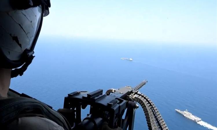 Сообраќајот низ  Ормускиот теснец речиси запре