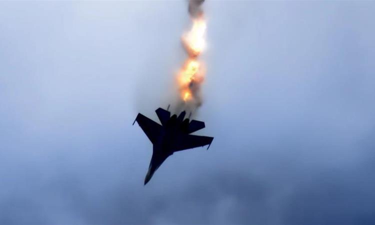 Се урна борбен авион во Унгарија, пилотот се катапултирал