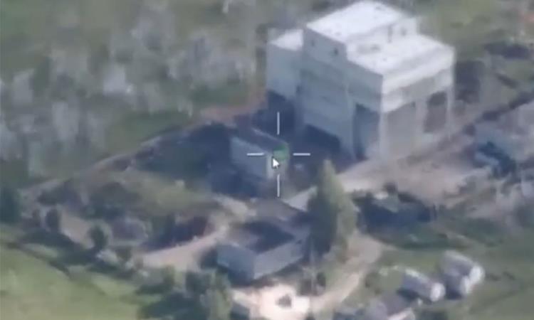 Москва собори 60 дронови во раните утрински часови кои накратко ги прекина летовите на аеродромите