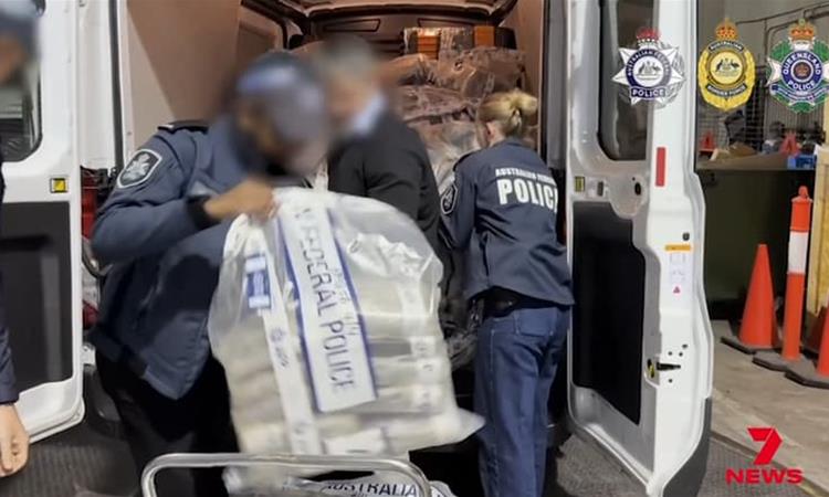 Рекордна заплена во Австралија: Во подземни бункери откриени 2,7 тони кокаин