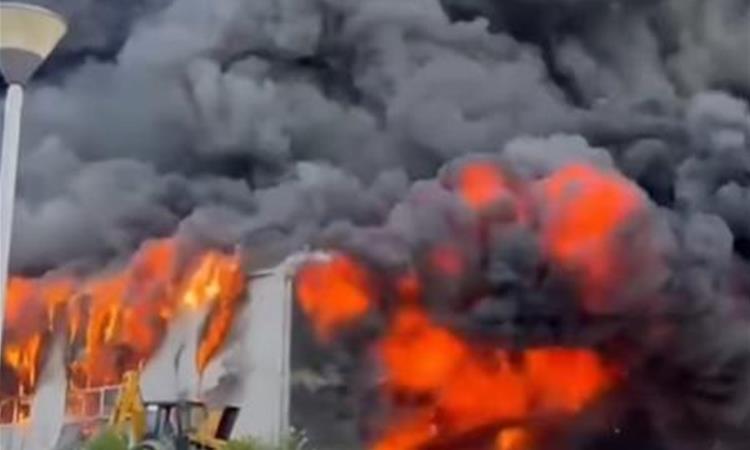 Мостар прогласи вонредна состојба поради пожар на депонија (ВИДЕО)