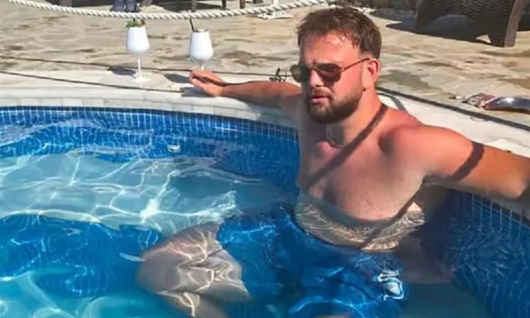 Албанец од Британија се бори за живот по страшната повреда на одмор во Марбеја