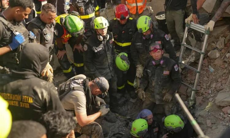 Состојбата е сѐ потешка во Венецуела- спасувачите се борат, но бројот на преживеани се намалува (ВИДЕО)