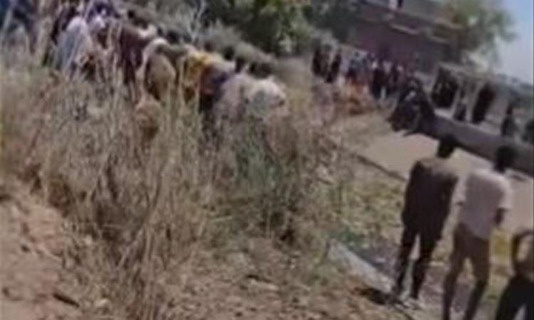 Хорор во Египет: Девет деца загинаа кога минибус падна во канал (ВИДЕО)