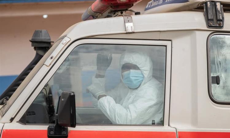 Нов чекор во борбата против смртоносниот сој на ебола: Првиот пациент прима експериментален третман