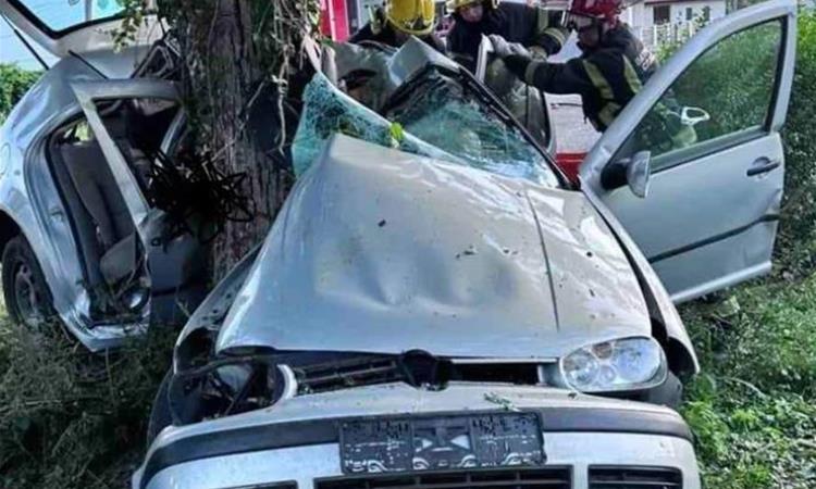 Фото: Трагична сообраќајка во Србија, загинаа двајца тинејџери