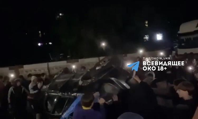 Нереди во Лавов за време на мобилизацијата, превртено воено возило.
