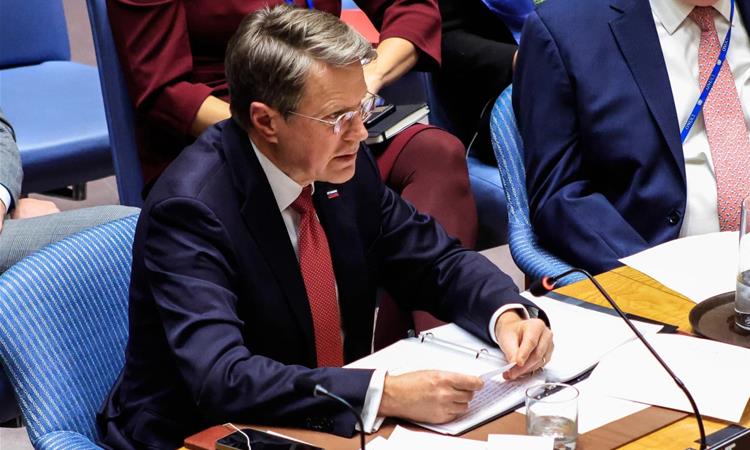 Словенечкиот амбасадор во ОН, Самуел Жбогар, поднесе оставка