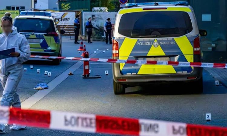 Хрват ја уби сопругата жена среде улица во Германија- ја нападнал со мачета