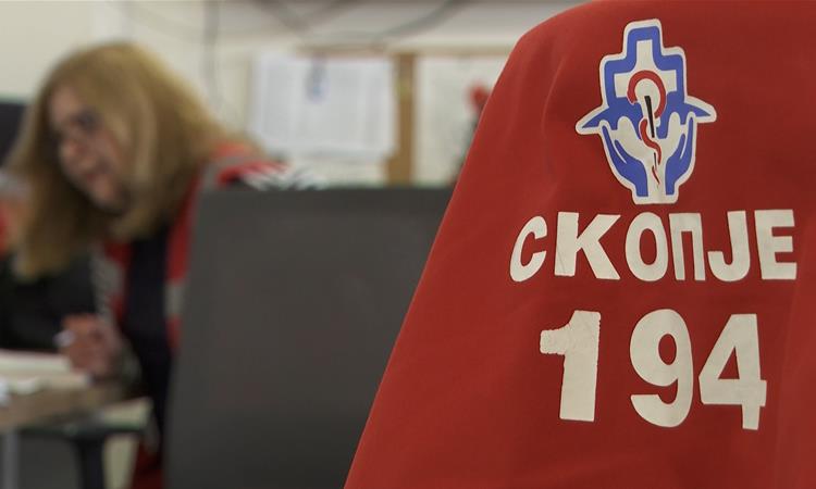 За 24 часа 7 колапси на јавно место, граѓаните често губат свест во автобус или на постојка