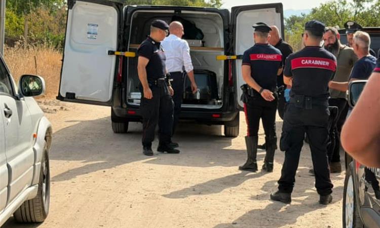Крвав масакр на Сардинија- ѝ пукал во глава на сопругата, па отишол и го убил својот брат (ВИДЕО)