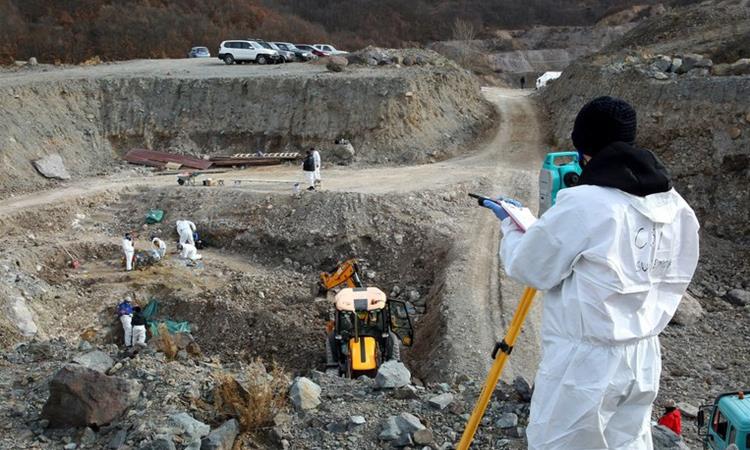 На Косово почна ископување во потрага по масовна гробница, се огласи Курти 