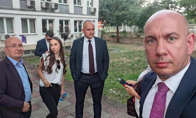 Како бугарски пратеници со судска забрана влегоа во Македонија?