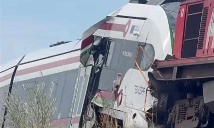 Се судрија товарен и патнички воз во Хрватска машиновозач е тешко повреден (ВИДЕО)