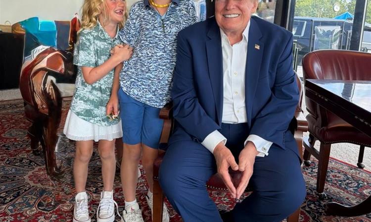 Ерик Трамп објави фотографија од својот татко, луѓето мислат дека е вештачка интелигенција