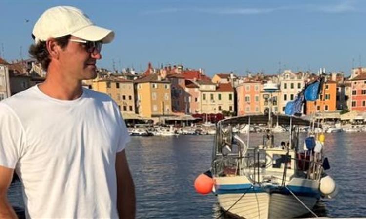Фото: Легендарниот Федерер пристигна на Балканот: Погледнете каде ужива во својот одмор