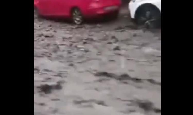 Видео: Поплави во Шпанија, загинаа две жени, седум региони се под предупредување.