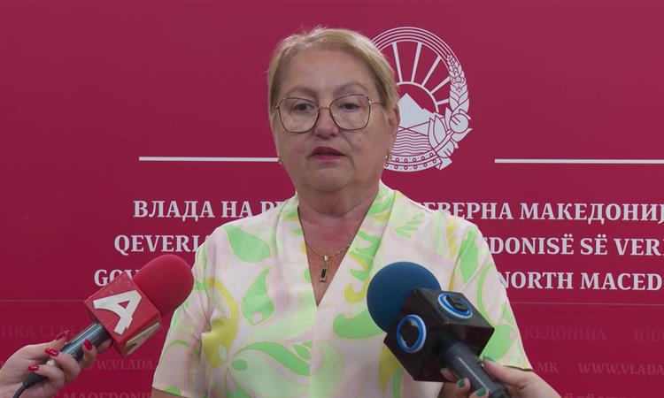 Почна првиот уписен рок на УКИМ: Идните бруцоши ги предадоа документите на факултетите