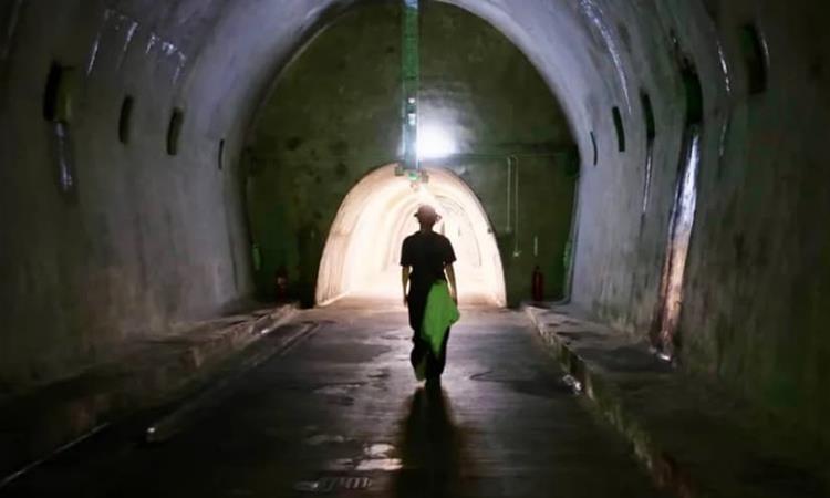 Длабоко под швајцарските Алпи се градат луксузни бункери за елитата- таму ќе се скријат во случај на опасност (ВИДЕО)