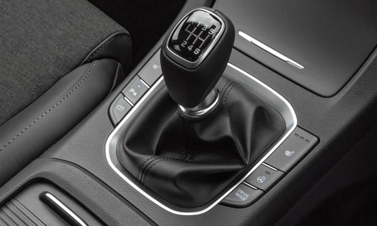 Шефот на „Aston Martin“ за рачните менувачи: „Многу покомплицирано отколку што изгледа“
