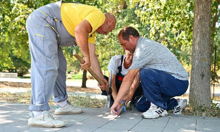 Град Скопје: Се уредува пешачката зона долж целиот кеј на Вардар