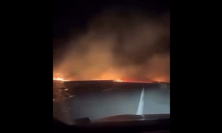 Пожар на експресниот пат Штип- Кочани, сообраќајот во прекин (ВИДЕО) 