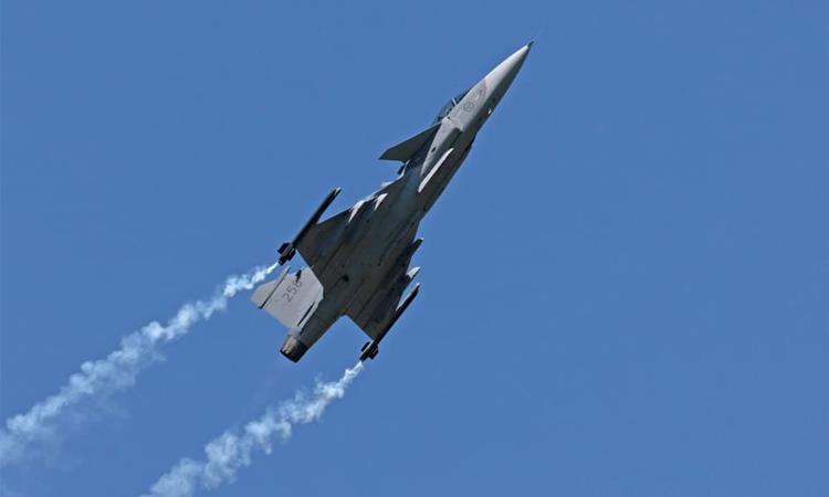 Воен авион се урнал во Унгарија