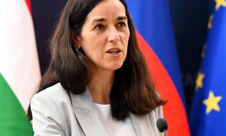 Унгарија се сомнева во измама: 17.000 респиратори купени за време на КОВИД