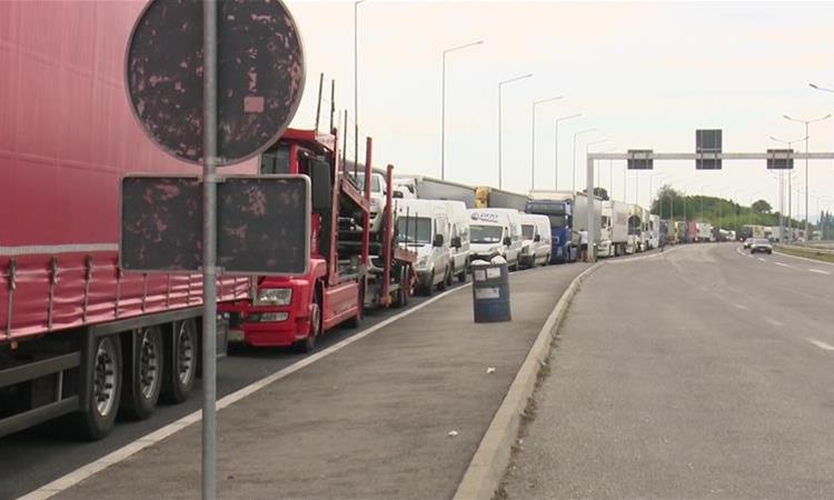 Протест на транспортерите пред седиштето на ЕУ во Скопје