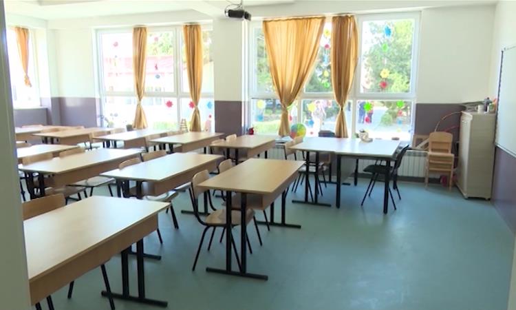Почнува новата учебна година за 238.000 основци и средношколци и 433 паралелки помалку