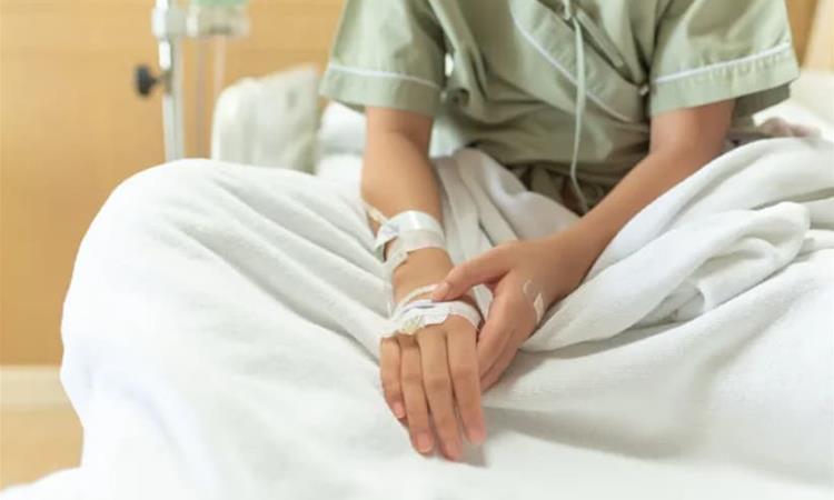 Мајка лажела дека нејзиниот син има рак и собрала 358.000 евра донации- детето со години мислело дека е болно 