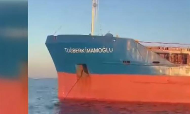 10 исчезнати при судир на два трговски брода во Мраморното море