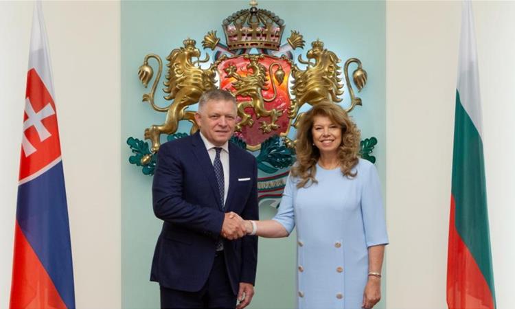 Јотова му се пожали на Фицо од Македонија и побара поддршка
