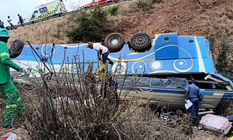 Автобус полн со ученици падна во бездна- најмалку 21 загинат во тешка несреќа на Зеленортските острови 