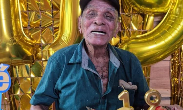 Маж од Костарика го прослави 119. роденден, сега се обидуваат да ја докажат неговата возраст 