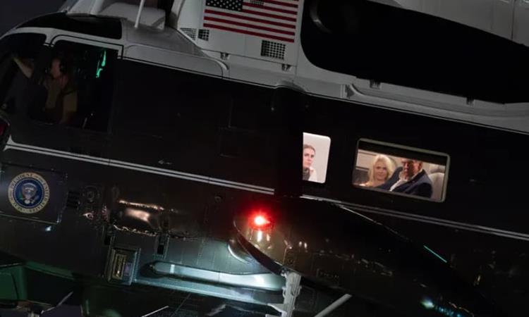 Трамп пушта музика во авион на најсилно- сите се изненадени од неговиот избор (ВИДЕО)