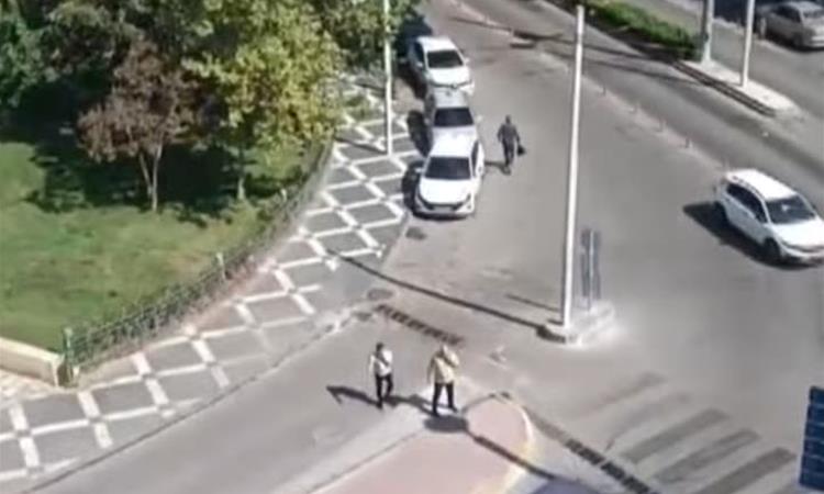 Силен земјотрес во Турција: Луѓе бегаат во паника (ВИДЕО)