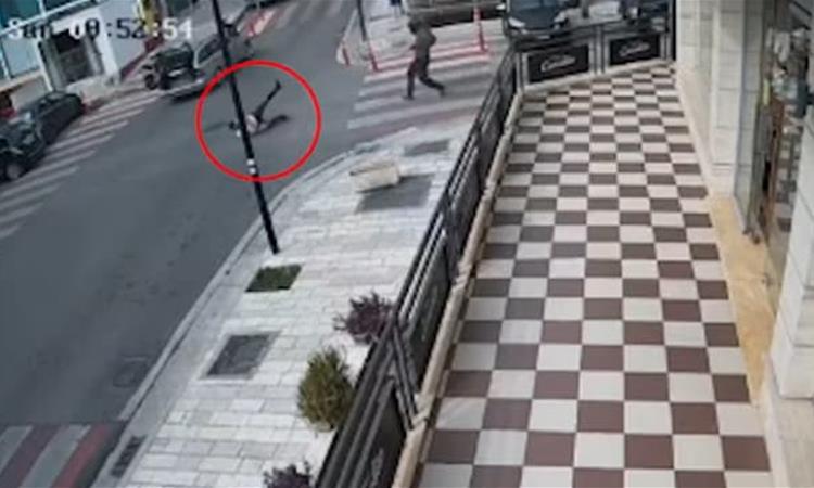 Брутална ликвидација на Артан Муртај среде Саранда- застрелан е и случаен минувач (Вознемирувачко видео) 