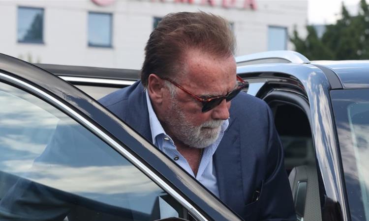 Шварценегер на суд поради сообраќајка од 2022 година- призна дека поминал на црвено 